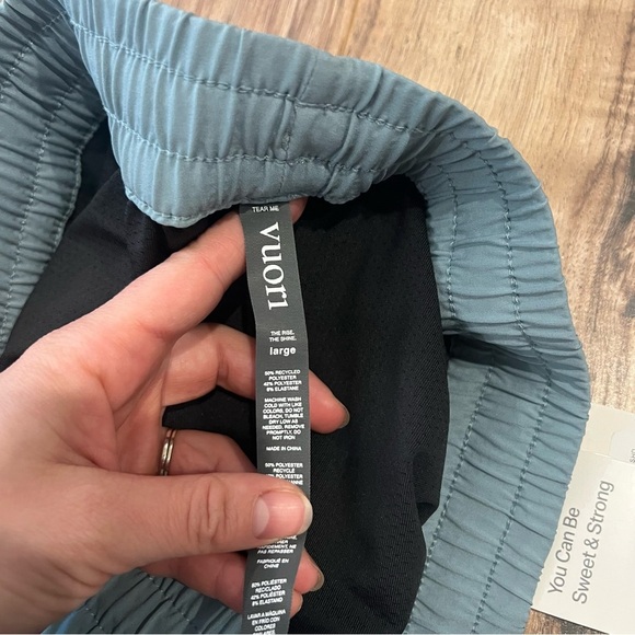 NWT Vuori Clementine Short in Shade Blue - Picture 11 of 11